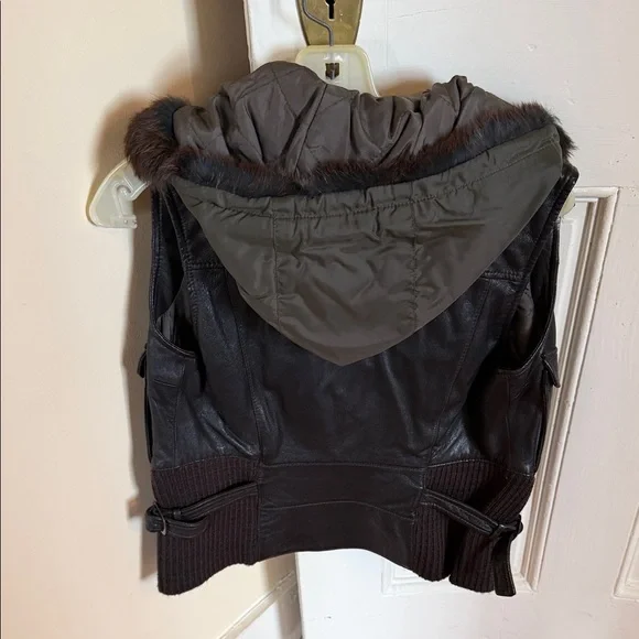 Women's brown leather Vest with Brown Fur Trim - Picture 2 of 5